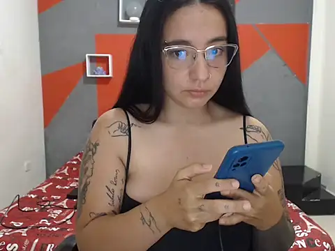 Girlbigtits online show from February 26, 2026, 12:05 pm