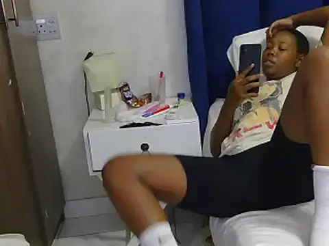 Snapshot of baddiemine05 chatting on November 22, 2025, 12:59 pm baddiemine05 online show from November 22, 2025, 12:59 pm