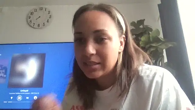 Snapshot of prettylildes chatting on November 1, 2025, 7:08 pm prettylildes online show from November 1, 2025, 7:08 pm