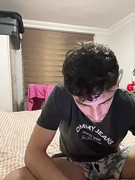 Snapshot of yasinesra757_ chatting on February 8, 2026, 11:46 pm yasinesra757 online show from February 8, 2026, 11:46 pm