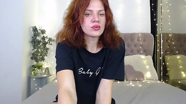 Sandra angel  online show from December 21, 2025, 2:13 am