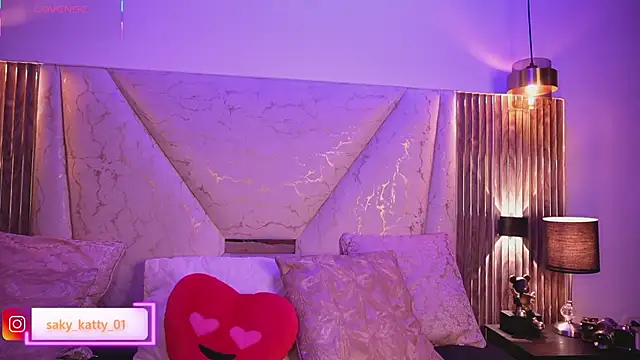 Kat Saky online show from April 13, 2026, 11:42 pm