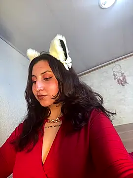 Snapshot of Kitty_shine_ chatting on November 5, 2025, 12:41 pm Kitty shine online show from November 5, 2025, 12:41 pm