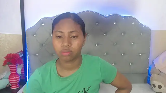 valentinavega18x online show from November 12, 2025, 8:01 pm