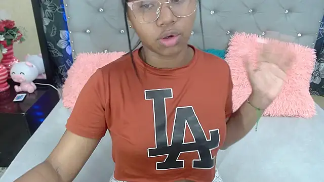 Snapshot of valentinavega18x chatting on February 3, 2026, 4:10 am valentinavega18x online show from February 3, 2026, 4:10 am