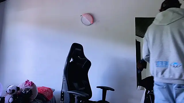 3v1l online show from November 18, 2025, 6:11 pm