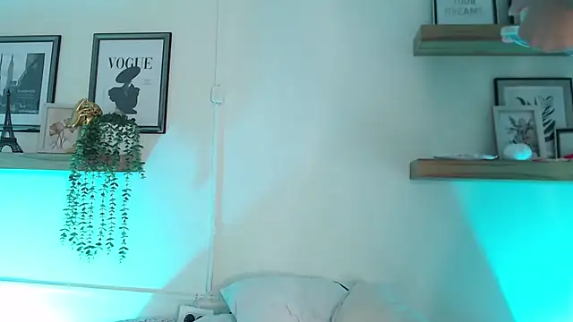 Madisonkay online show from April 13, 2026, 7:18 pm