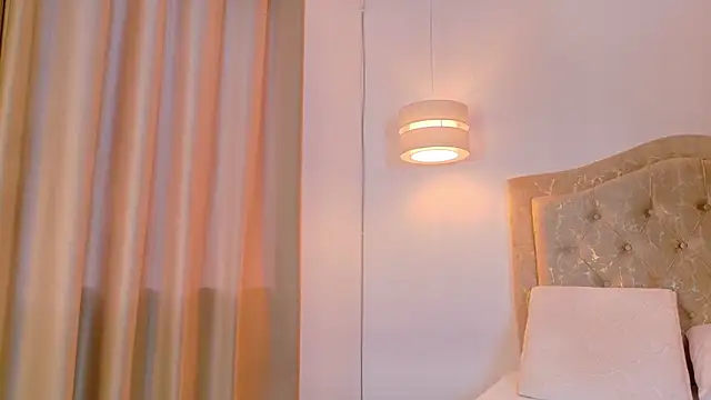 scarlettt moon online show from November 12, 2025, 7:51 pm