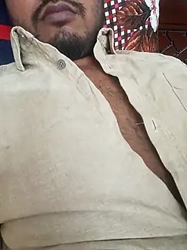 Snapshot of Bigbro237 chatting on November 4, 2025, 1:48 pm Bigbro237 online show from November 4, 2025, 1:48 pm