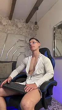 MAXTHOMSON online show from February 25, 2026, 11:59 pm