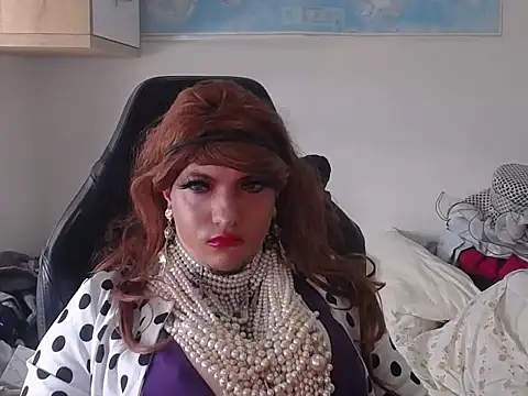 VanesaCrossic online show from April 2, 2026, 8:32 am