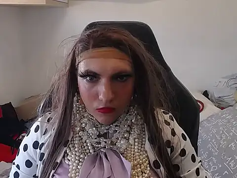 VanesaCrossic online show from July 7, 2026, 10:52 am