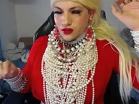 Snapshot of VanesaCrossic chatting on December 21, 2025, 8:16 am VanesaCrossic online show from December 21, 2025, 8:16 am