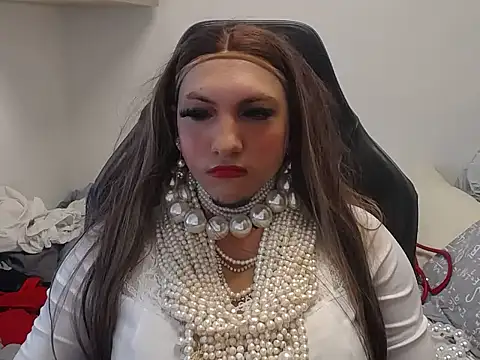 VanesaCrossic online show from June 16, 2026, 10:26 am