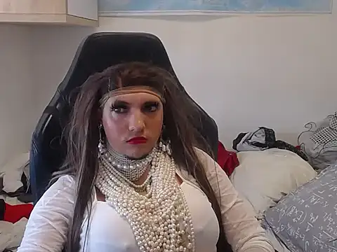 VanesaCrossic online show from July 2, 2026, 9:48 am
