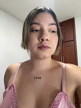 Eve Miiller online show from March 30, 2026, 4:03 am