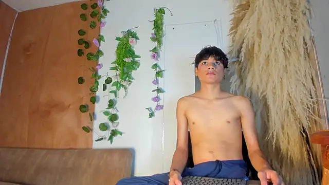 Leo Glow online show from February 5, 2026, 1:18 pm