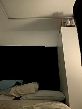 Zaskeee online show from November 29, 2025, 5:07 am