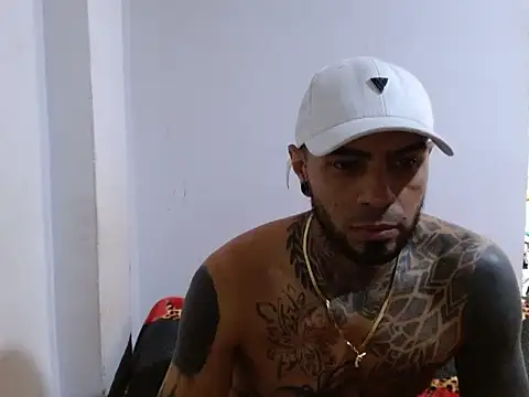 Snapshot of andres-4538 chatting on November 5, 2025, 3:15 pm andres-4538 online show from November 5, 2025, 3:15 pm