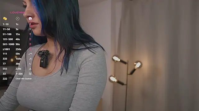 im annie online show from March 15, 2026, 11:34 pm