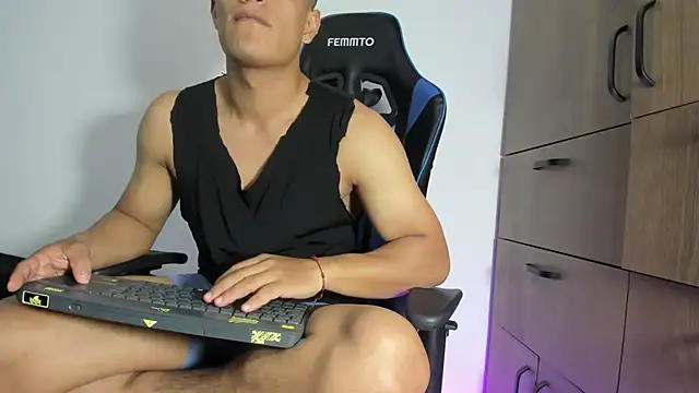 Snapshot of dorman_boy chatting on February 3, 2026, 2:53 am dorman boy online show from February 3, 2026, 2:53 am