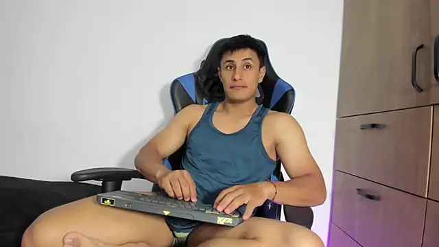 Snapshot of dorman_boy chatting on February 17, 2026, 2:09 am dorman boy online show from February 17, 2026, 2:09 am