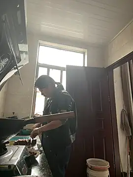 daaqnn online show from April 16, 2026, 11:51 pm