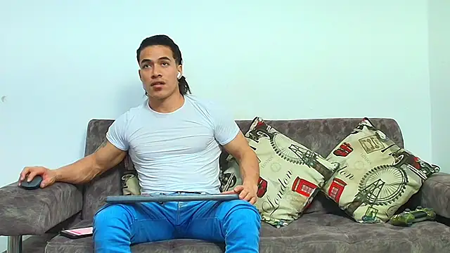 thebadboys05 online show from April 15, 2026, 5:13 am