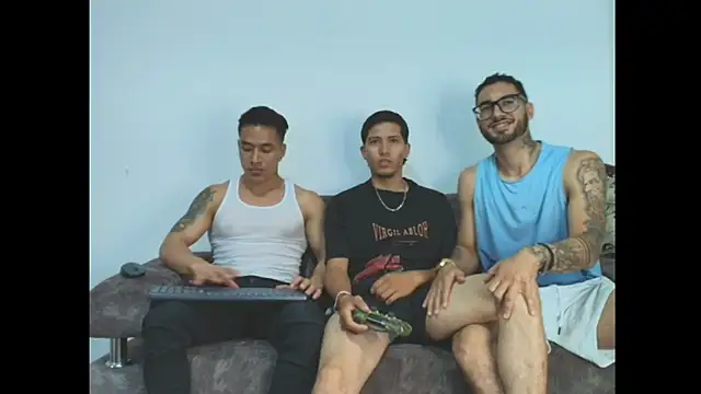 thebadboys05 online show from November 12, 2025, 1:21 am