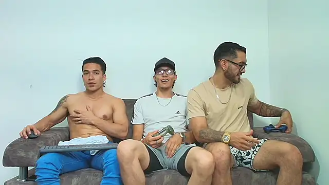 thebadboys05 online show from January 9, 2026, 3:13 am