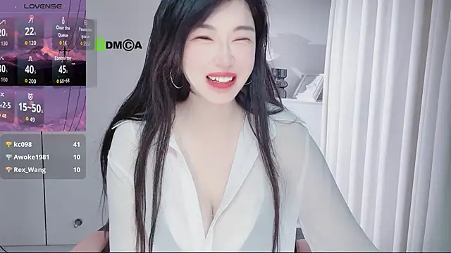 YunShan-33 online show from May 18, 2026, 4:51 am