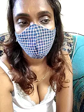 Snapshot of Queen-dhivya chatting on December 4, 2025, 3:49 am Queen-dhivya online show from December 4, 2025, 3:49 am