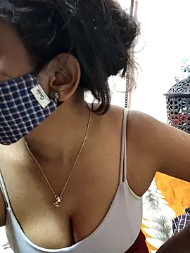 Queen-dhivya online show from April 2, 2026, 5:19 pm