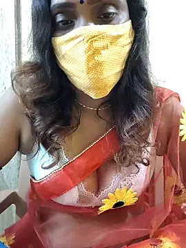 Snapshot of Queen-dhivya chatting on December 3, 2025, 1:21 pm Queen-dhivya online show from December 3, 2025, 1:21 pm