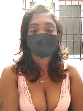 Snapshot of Queen-dhivya chatting on January 16, 2026, 5:39 pm Queen-dhivya online show from January 16, 2026, 5:39 pm