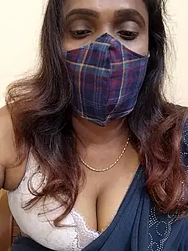 Snapshot of Queen-dhivya chatting on November 28, 2025, 11:43 am Queen-dhivya online show from November 28, 2025, 11:43 am