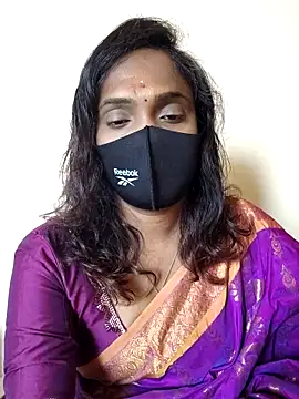 Snapshot of Queen-dhivya chatting on February 25, 2026, 5:40 am Queen-dhivya online show from February 25, 2026, 5:40 am