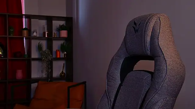 ElinVale online show from April 8, 2026, 8:49 am