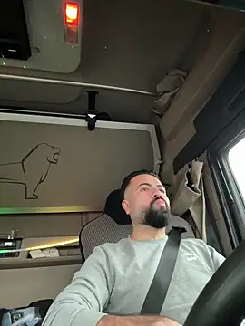 Snapshot of JanSy0 chatting on December 19, 2025, 1:35 pm JanSy0 online show from December 19, 2025, 1:35 pm