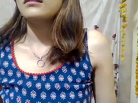 maira 33 online show from November 9, 2025, 2:21 pm