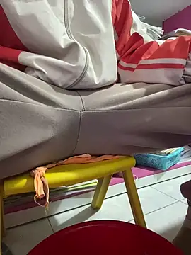 Snapshot of LunoChucki chatting on February 5, 2026, 1:23 am LunoChucki online show from February 5, 2026, 1:23 am