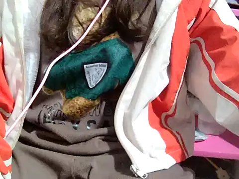 Snapshot of LunoChucki chatting on March 4, 2026, 1:57 am LunoChucki online show from March 4, 2026, 1:57 am