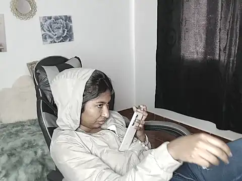 Snapshot of Samanta_777 chatting on February 15, 2026, 6:51 pm Samanta 777 online show from February 15, 2026, 6:51 pm