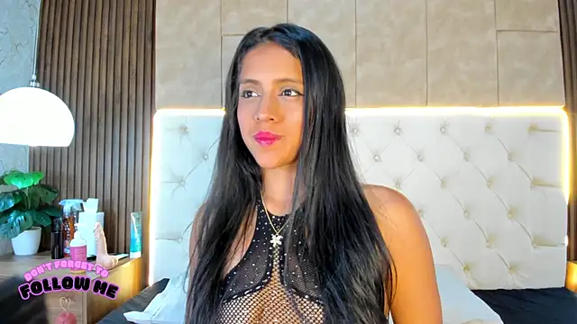 Camiila rosse online show from January 13, 2026, 7:29 pm