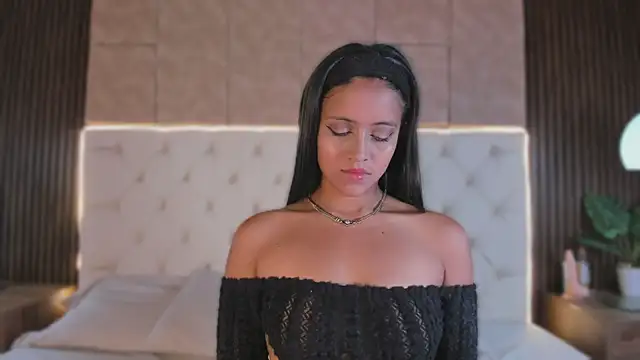 Camiila rosse online show from November 15, 2025, 7:40 pm