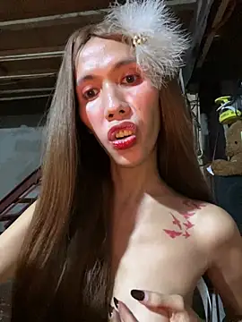 Snapshot of bellaUtops chatting on February 20, 2026, 9:28 pm bellaUtops online show from February 20, 2026, 9:28 pm