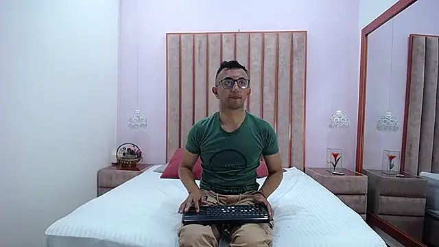 Addam Hunter online show from November 10, 2025, 12:26 am