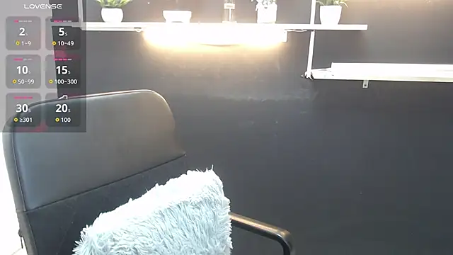 Lauryn Jones online show from April 17, 2026, 6:22 pm