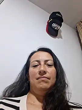 Lauryn Jones online show from May 31, 2026, 3:56 am