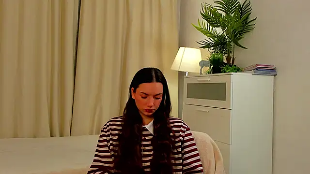 Snapshot of LupitaPicazo chatting on November 3, 2025, 1:15 pm LupitaPicazo online show from November 3, 2025, 1:15 pm